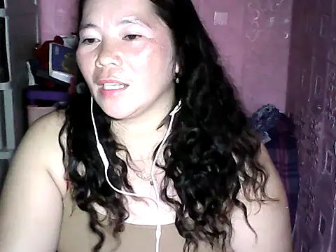 Snapshot of hotpusie_4u chatting on February 2026 05:06:02 AM hotpusie 4u online show from February 2026 05:06:02 AM