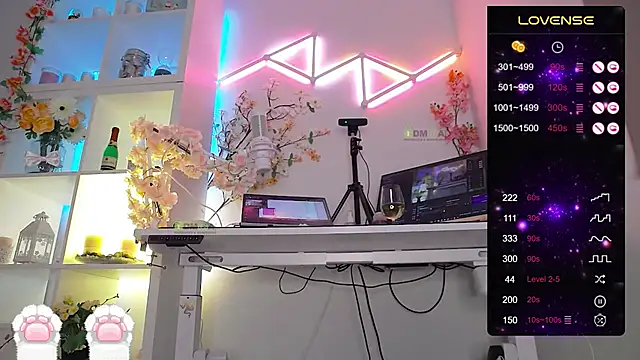 Elena-Marilyn online show from January 2025 08:00:01 PM