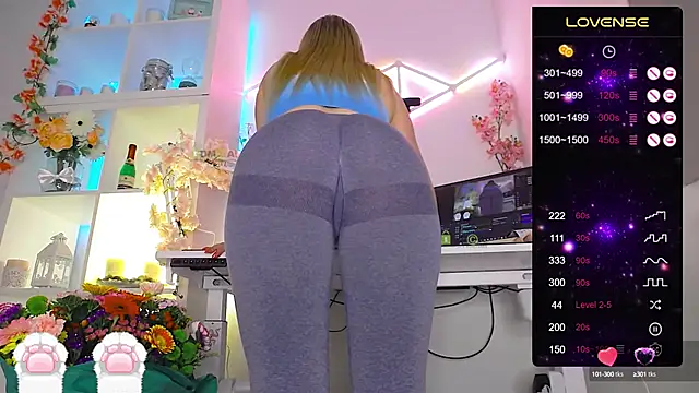 Elena-Marilyn online show from March 2025 07:49:01 PM