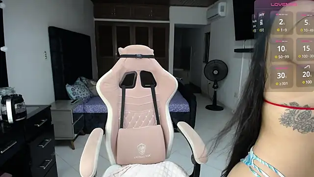 ashley morgan 18 online show from March 2025 02:09:01 AM