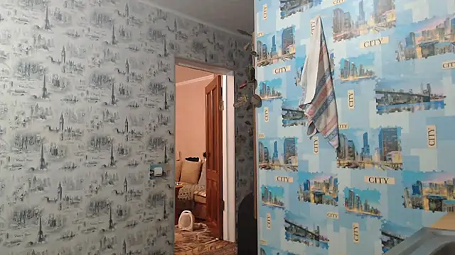 Amy August online show from November 2025 09:02:01 PM