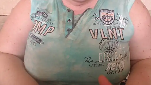 Snapshot of Amy_August chatting on May 2026 01:29:02 PM Amy August online show from May 2026 01:29:02 PM
