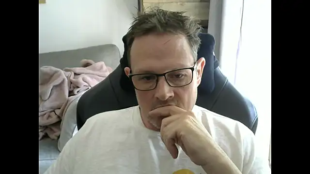 Snapshot of ZebedeePirate chatting on April 2026 12:30:02 PM ZebedeePirate online show from April 2026 12:30:02 PM