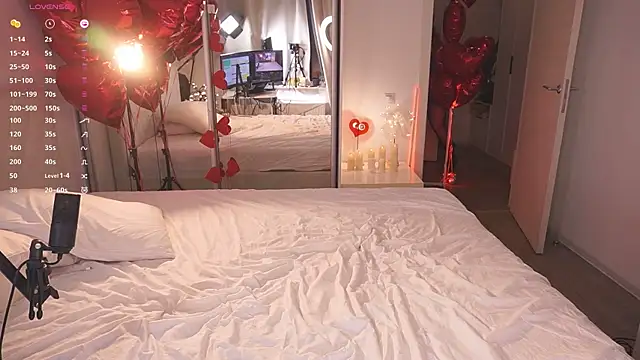 Ffoxyflame online show from February 2025 04:49:01 AM