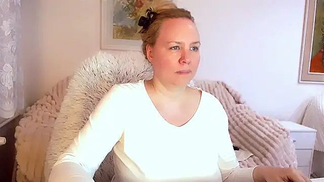 Sarah4you online show from March 2025 09:40:02 PM