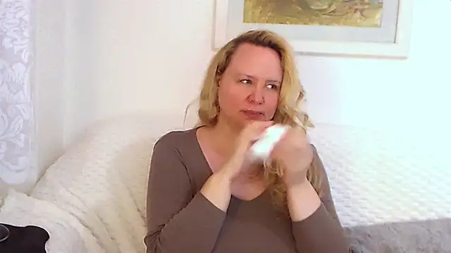 Sarah4you online show from September 2025 08:35:02 PM