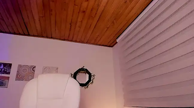 Snapshot of kinky_rider chatting on December 2024 11:40:01 PM kinky rider online show from December 2024 11:40:01 PM