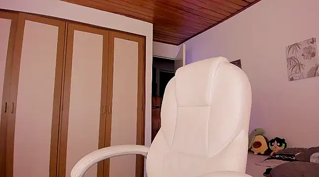 Snapshot of kinky_rider chatting on December 2024 03:38:02 AM kinky rider online show from December 2024 03:38:02 AM