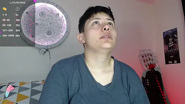 Snapshot of girl_intense444 chatting on January 2025 01:38:02 PM girl intense444 online show from January 2025 01:38:02 PM