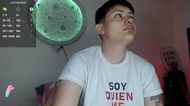 Snapshot of girl_intense444 chatting on January 2025 01:03:02 PM girl intense444 online show from January 2025 01:03:02 PM