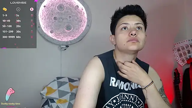 Snapshot of girl_intense444 chatting on February 2025 01:22:01 PM girl intense444 online show from February 2025 01:22:01 PM