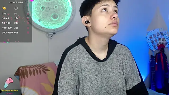 Snapshot of girl_intense444 chatting on February 2025 01:21:02 PM girl intense444 online show from February 2025 01:21:02 PM