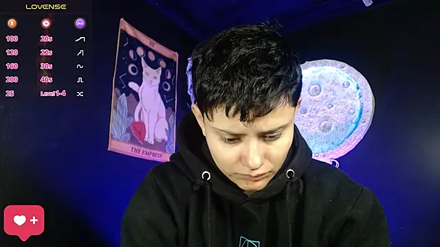 Snapshot of girl_intense444 chatting on November 2025 01:00:02 PM girl intense444 online show from November 2025 01:00:02 PM