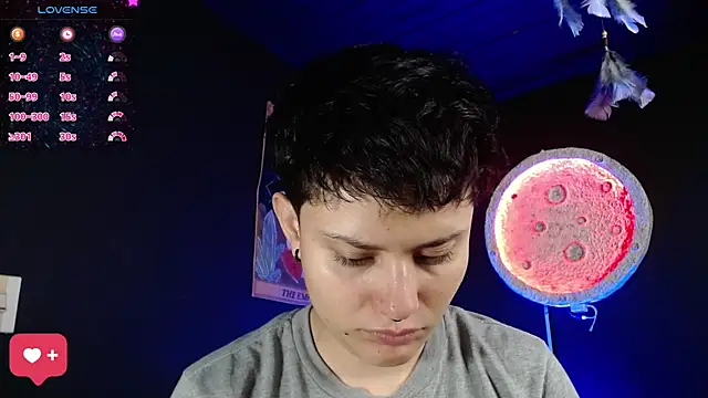 Snapshot of girl_intense444 chatting on May 2026 12:44:01 PM girl intense444 online show from May 2026 12:44:01 PM