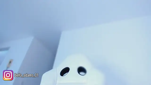 bella adams  online show from November 2025 08:40:02 PM