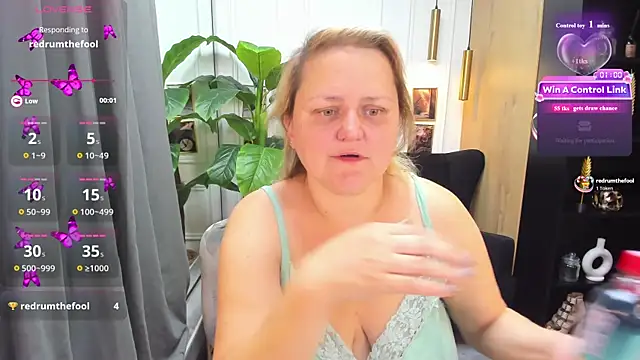 Snapshot of ScarlettSoft chatting on June 2026 05:46:02 AM ScarlettSoft online show from June 2026 05:46:02 AM