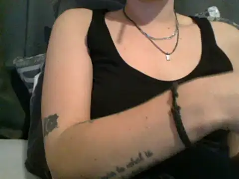 geilmeisje98 online show from February 2025 10:40:02 AM