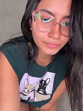 PaulinaBelushi online show from December 2024 11:43:02 PM