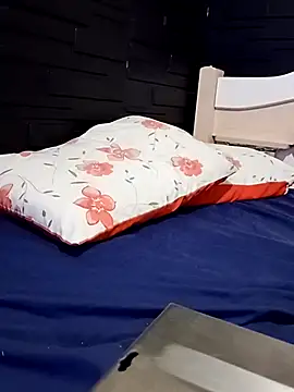 Snapshot of KrikaCat chatting on March 2025 10:10:01 PM KrikaCat online show from March 2025 10:10:01 PM