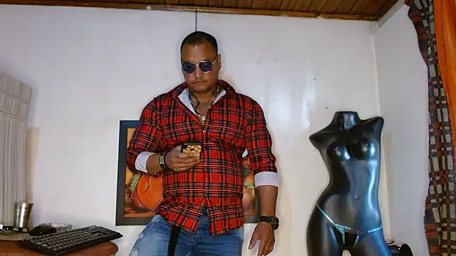 hardrock982 online show from January 2025 01:56:01 PM