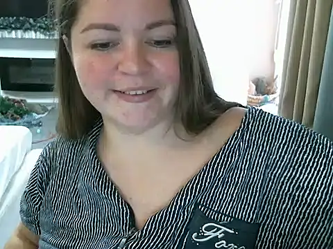 cute  cherry online show from December 2024 01:01:02 PM