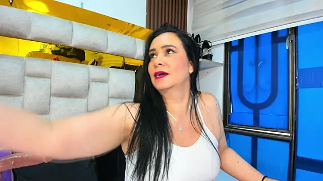 bigass monic online show from January 2025 01:09:01 PM