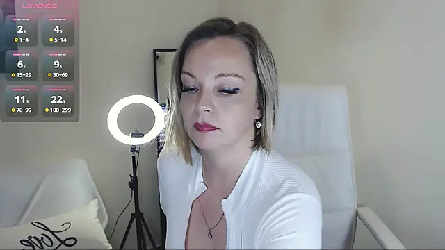 Tilly Eliot online show from February 2025 09:10:01 PM