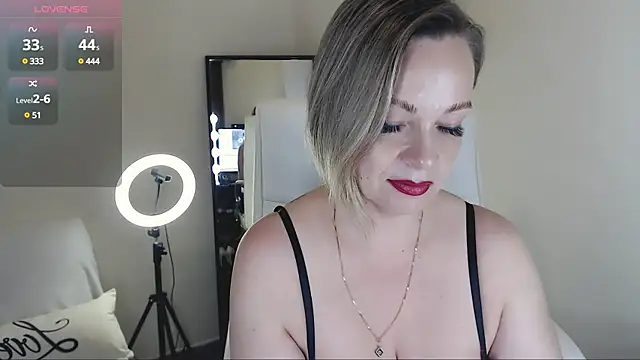 Tilly Eliot online show from February 2025 09:19:02 PM