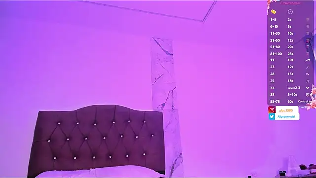 alysson 18 online show from October 2025 01:08:02 PM