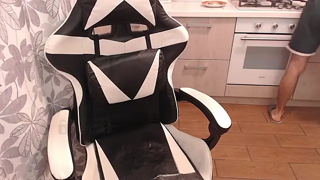 Mandarin4ks online show from March 2026 10:59:01 AM