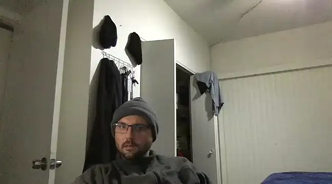 Fuzzyfuzbear online show from January 2025 02:15:01 AM
