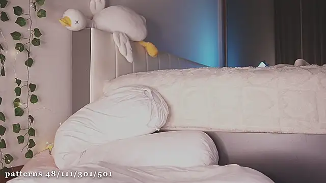 Snapshot of liassmolly1_couple chatting on February 2025 03:04:02 PM liassmolly1 couple online show from February 2025 03:04:02 PM