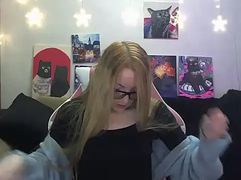 SecretSophia online show from November 2025 04:29:02 PM