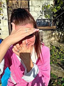 Analimado18 online show from November 2025 12:07:01 PM