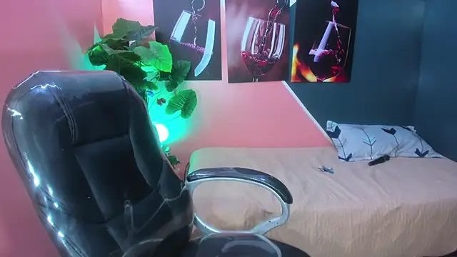 pearl weet online show from December 2024 06:01:02 PM