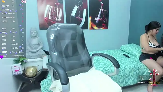 pearl weet online show from March 2025 05:35:02 PM