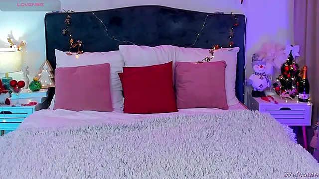 MiaMuse online show from December 2025 01:17:02 PM