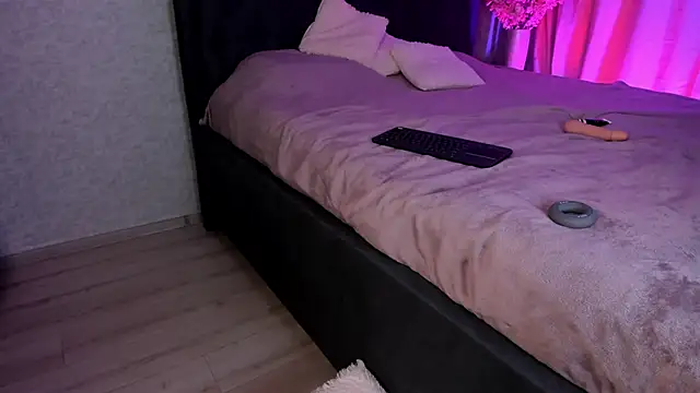 Kitty Ricky online show from October 2025 04:15:02 PM