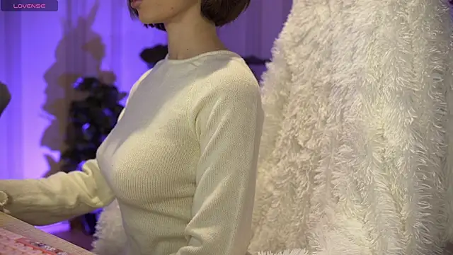 Danielle Thomas online show from December 2024 06:02:02 AM