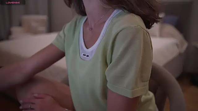 Danielle Thomas online show from September 2025 06:32:02 PM