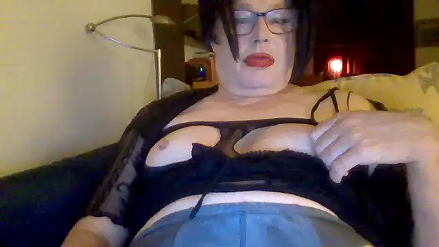 Mona-Mature online show from May 2026 10:48:02 PM