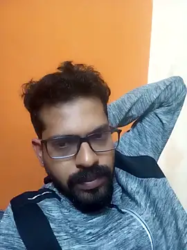 arhan3043 online show from December 2024 05:58:02 PM