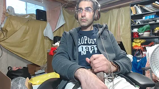 Snapshot of Gsmile1 chatting on December 2024 08:15:01 PM Gsmile1 online show from December 2024 08:15:01 PM