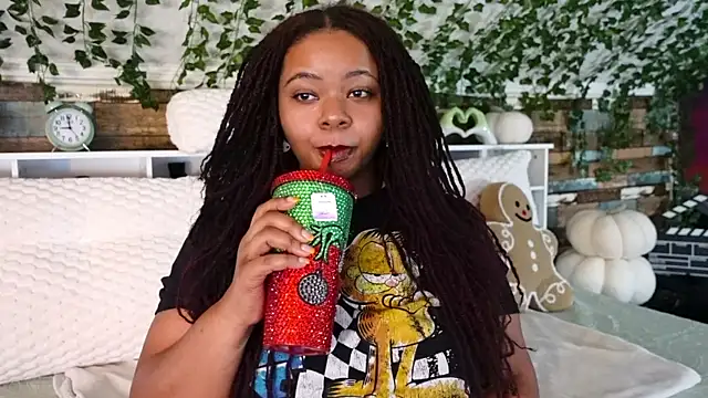 -khayaparker online show from February 2025 02:00:01 PM