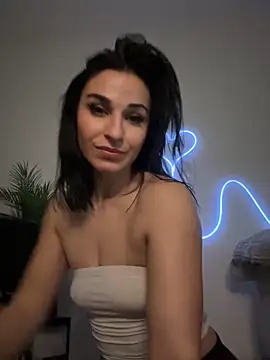 OIivia online show from March 2025 01:16:02 AM