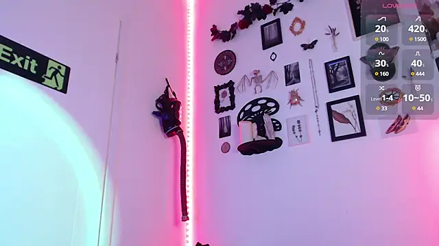 auroralatexprincess online show from February 2025 06:49:02 PM