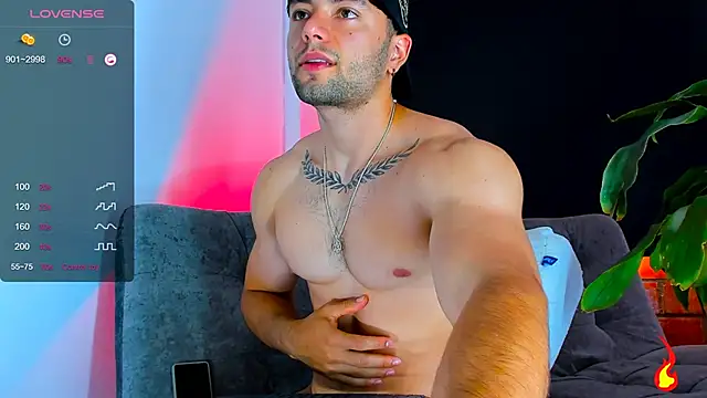 vanegas luis online show from December 2024 02:27:02 PM