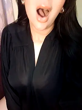 Snapshot of Queen_sousou chatting on March 2025 10:41:02 PM Queen sousou online show from March 2025 10:41:02 PM