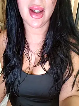 Snapshot of Queen_sousou chatting on April 2026 01:52:02 PM Queen sousou online show from April 2026 01:52:02 PM