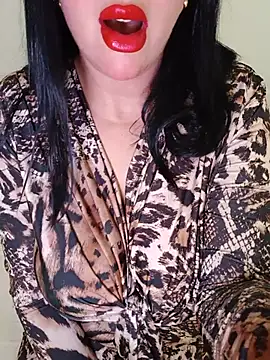 Snapshot of Queen_sousou chatting on May 2026 07:37:02 PM Queen sousou online show from May 2026 07:37:02 PM
